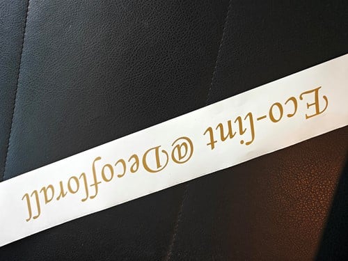 [A-026033] Eco Bedrukt lint Milieuvriendelijk (rouw)lint Wit Kraftpapier met Gouden opdruk 70 mm 80 cm